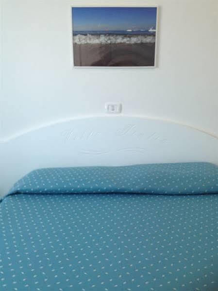 Hotel Villa Italia B&B Porto Azzurro Buitenkant foto