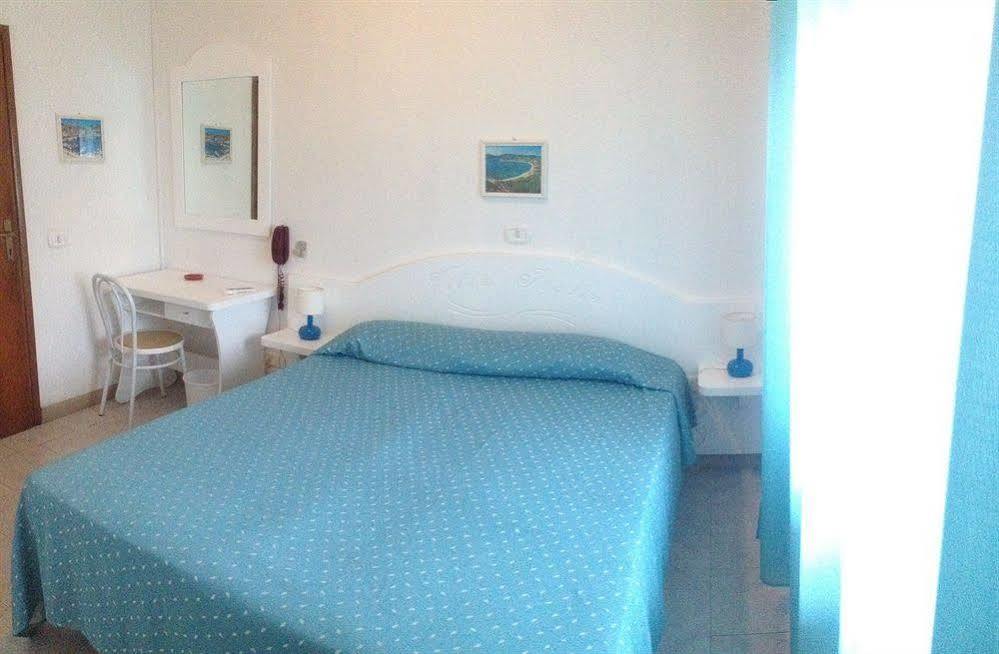 Hotel Villa Italia B&B Porto Azzurro Buitenkant foto